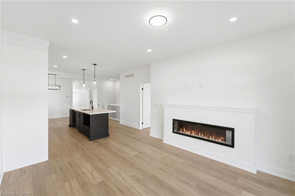 182 Lafayette Street E Property Photo 6