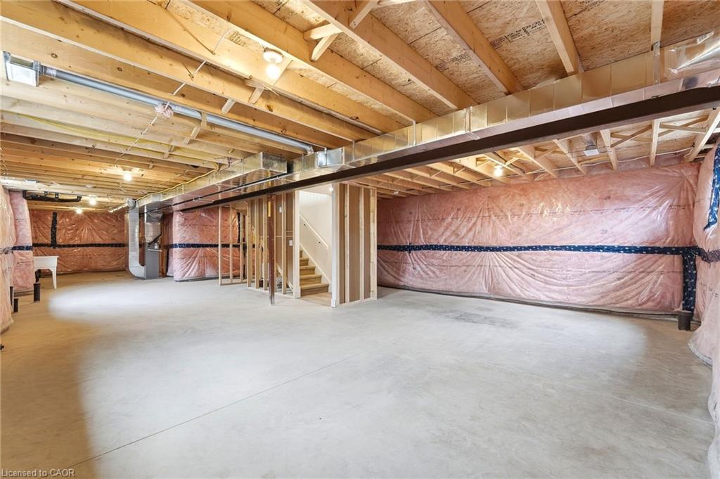 182 Lafayette Street E Property Photo 9
