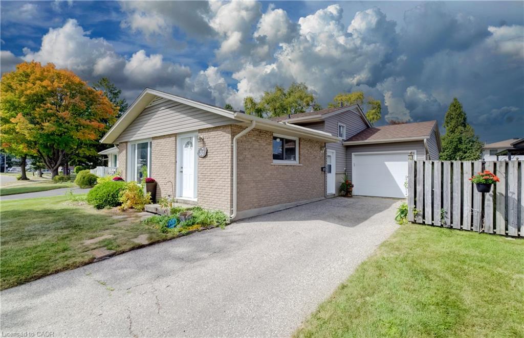 30 Kingswood Drive Property Photo 1