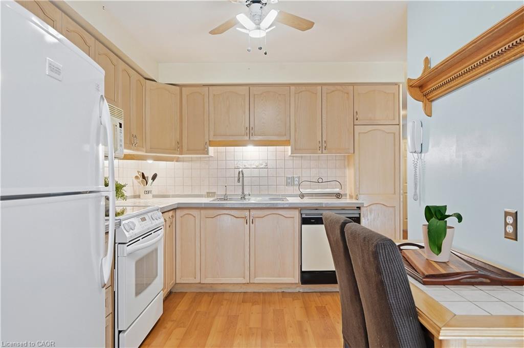 10-1310 Upper Wentworth Street Property Photo 8