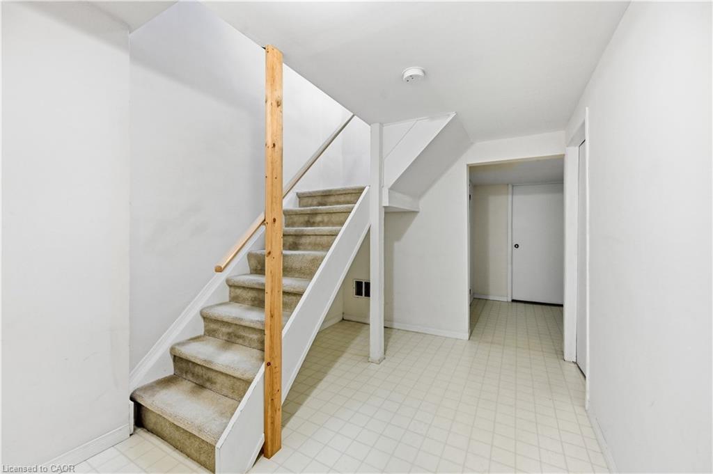 10-1310 Upper Wentworth Street Property Photo 27