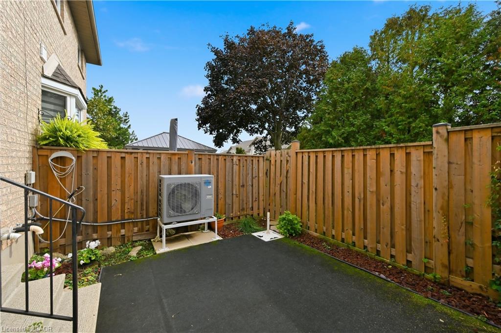 10-1310 Upper Wentworth Street Property Photo 31