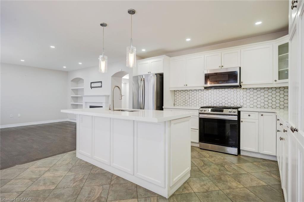 358 Laundon Terrace Property Photo 12
