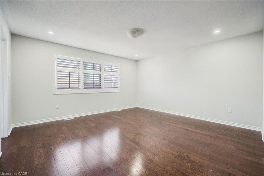 358 Laundon Terrace Property Photo 21