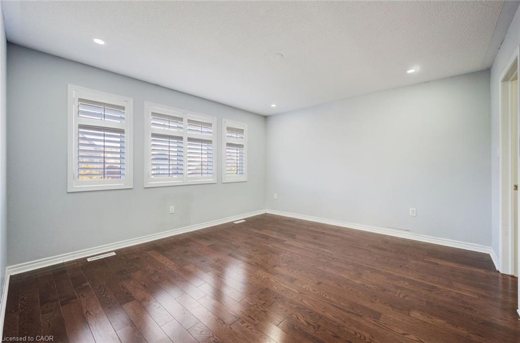 358 Laundon Terrace Property Photo 28