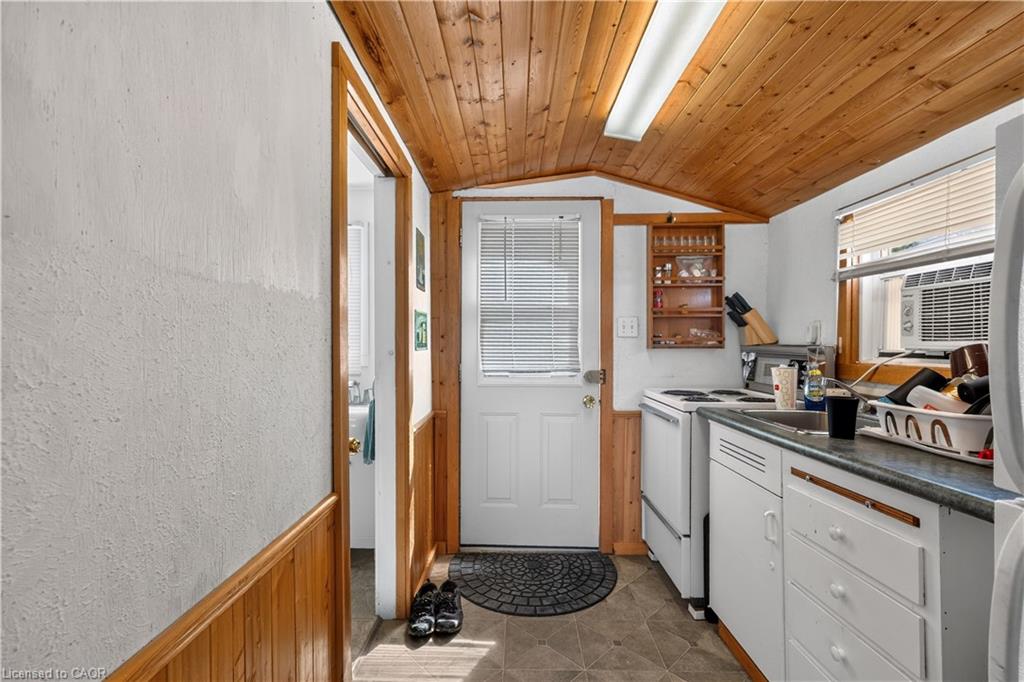 13 Pike Lane Property Photo 7