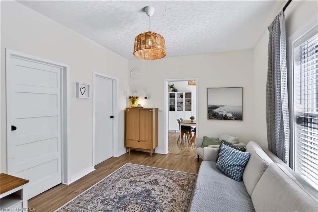 277 Queen Street N Property Photo 6