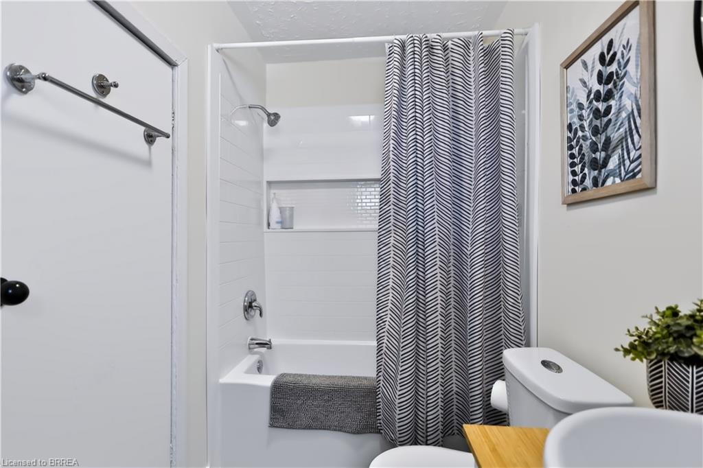 277 Queen Street N Property Photo 22