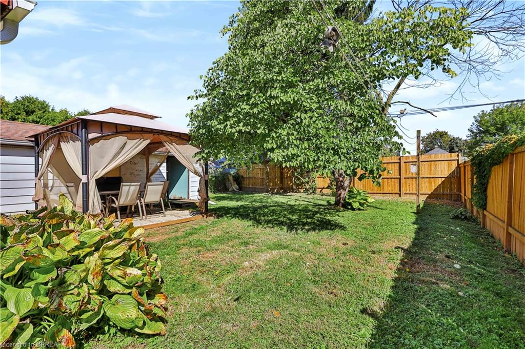 277 Queen Street N Property Photo 25