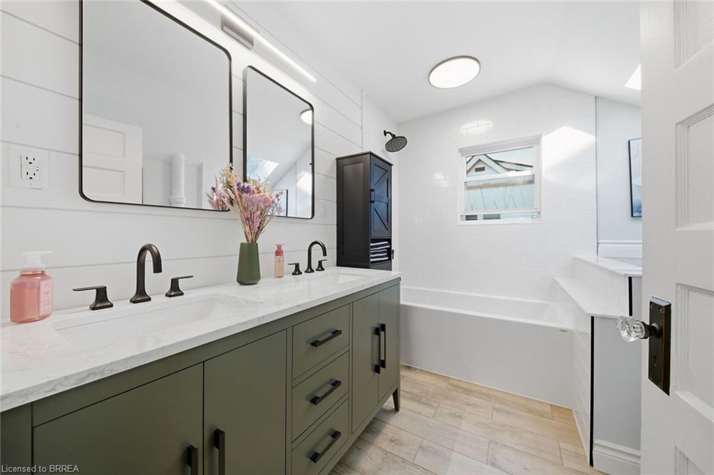 13 Forest Road Property Photo 16
