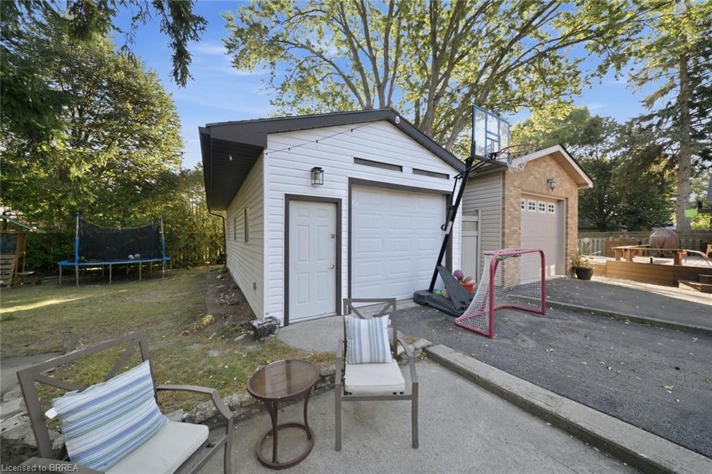 13 Forest Road Property Photo 46