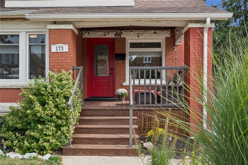 173 Cedar Street S Property Photo 4