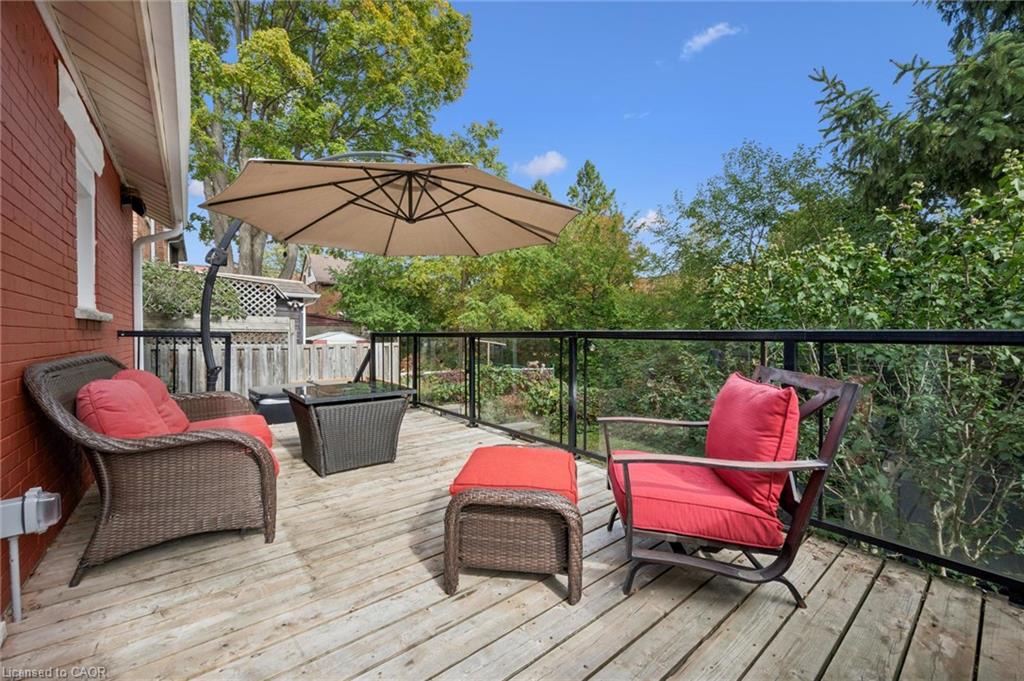 173 Cedar Street S Property Photo 27