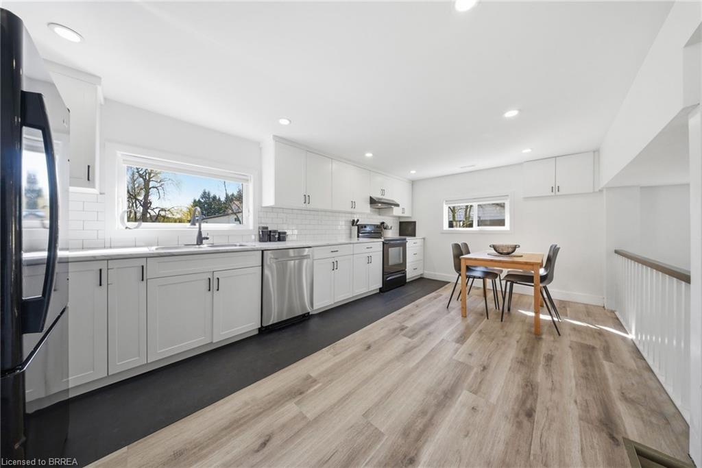 2500 Pinegrove Road Property Photo 17