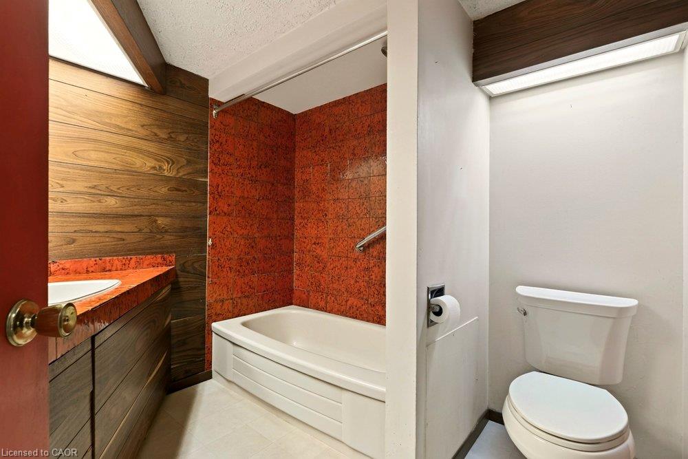 970 Danforth Avenue Property Photo 32