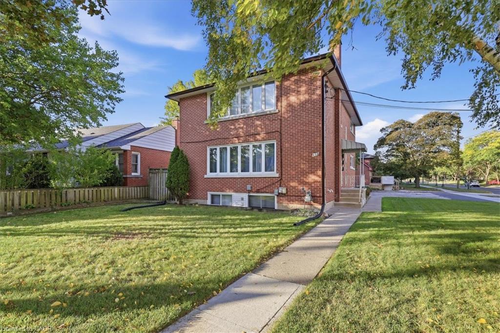 115 Roxborough Avenue Property Photo 1