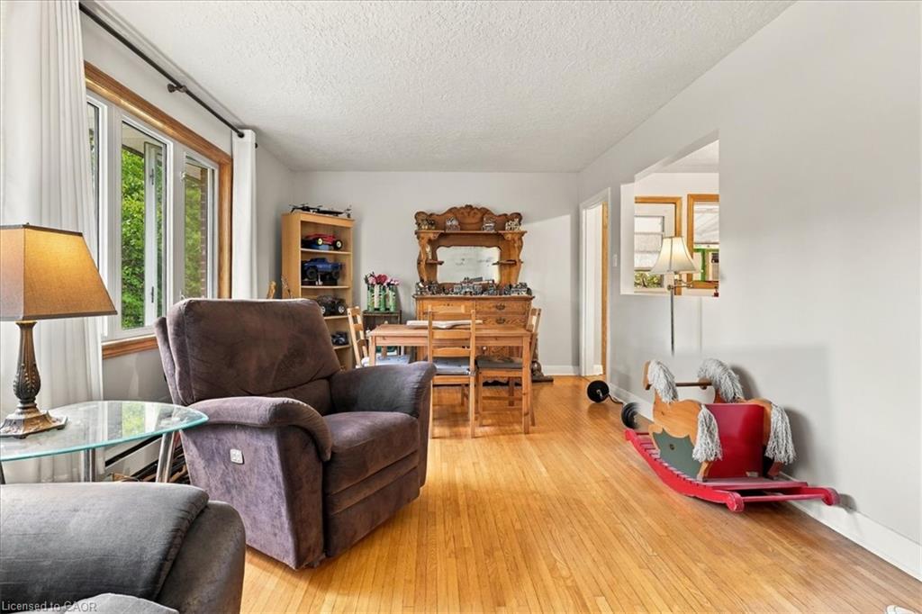 115 Roxborough Avenue Property Photo 7