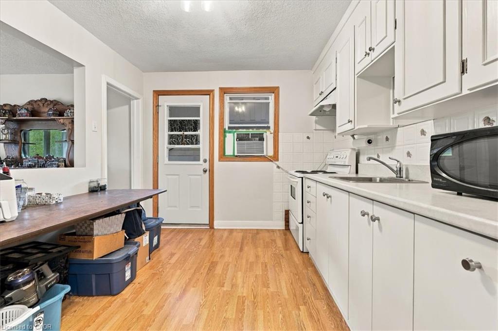 115 Roxborough Avenue Property Photo 10
