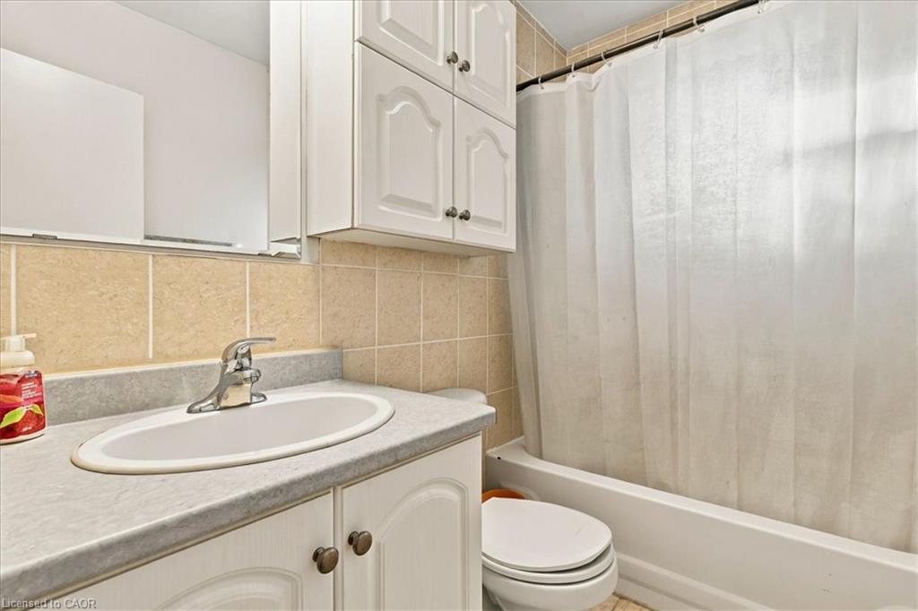 115 Roxborough Avenue Property Photo 15