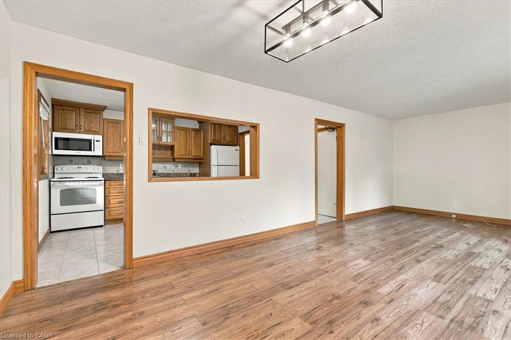 115 Roxborough Avenue Property Photo 21
