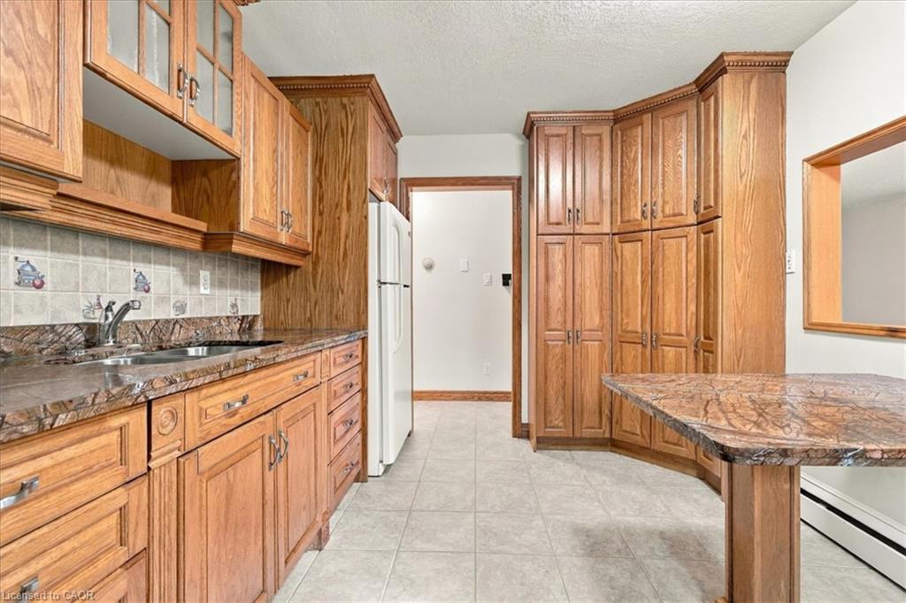 115 Roxborough Avenue Property Photo 24