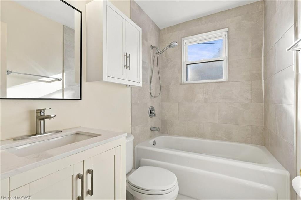 115 Roxborough Avenue Property Photo 31