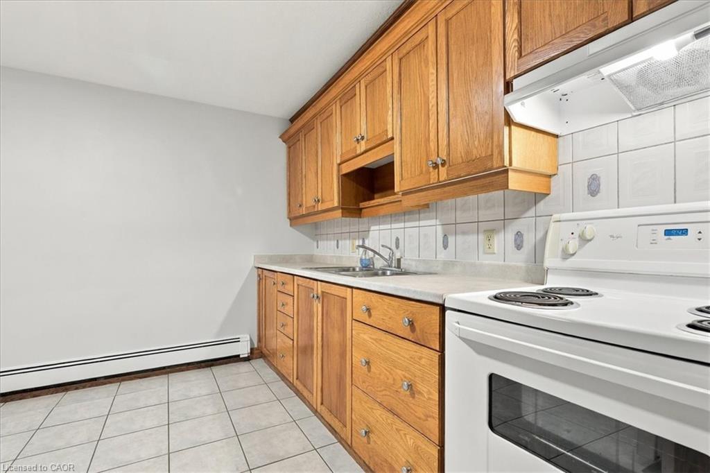 115 Roxborough Avenue Property Photo 34