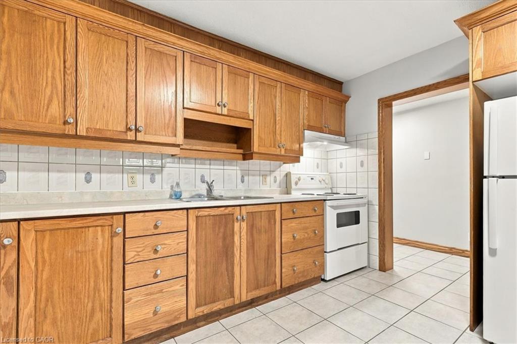 115 Roxborough Avenue Property Photo 35