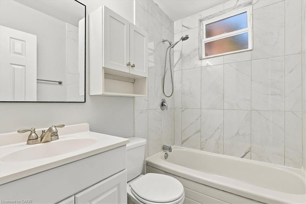 115 Roxborough Avenue Property Photo 40