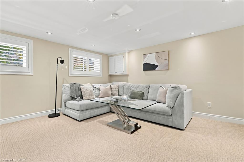 2231 Urwin Crescent Property Photo 21
