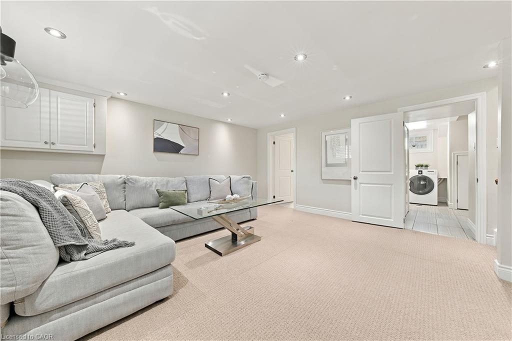 2231 Urwin Crescent Property Photo 22