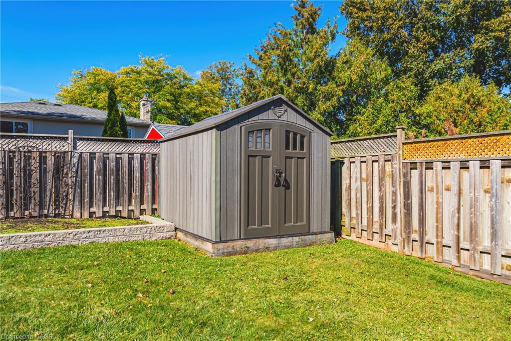 2231 Urwin Crescent Property Photo 32
