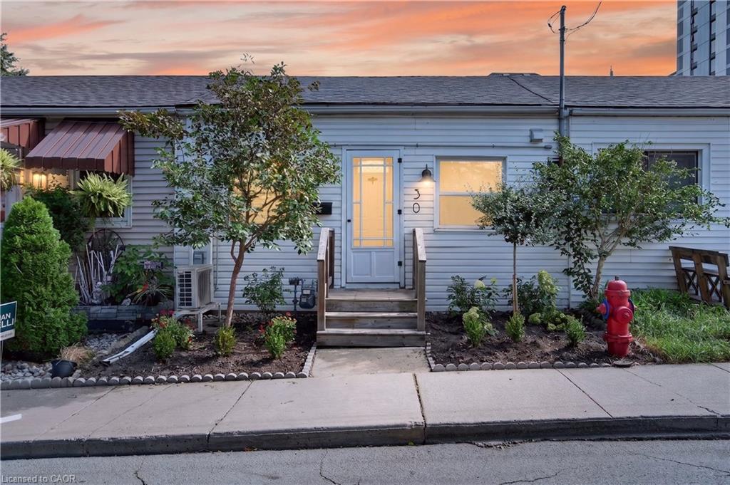 30 Ray Street N Property Photo 1