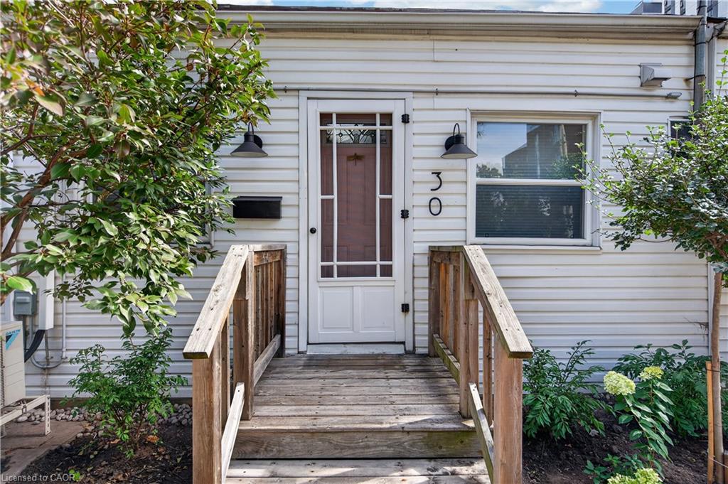 30 Ray Street N Property Photo 3