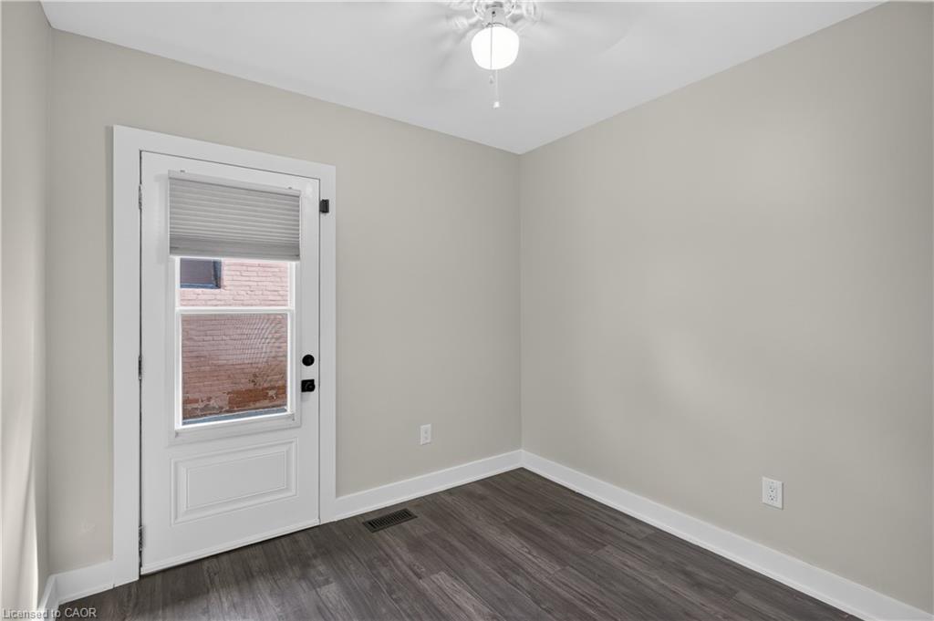 30 Ray Street N Property Photo 15
