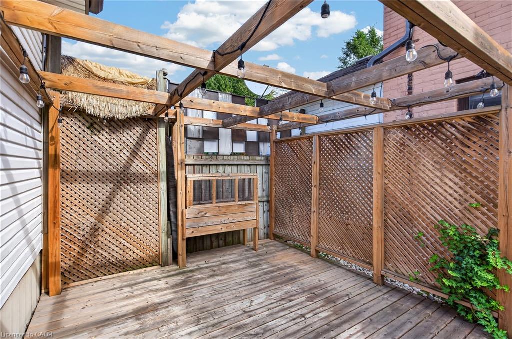 30 Ray Street N Property Photo 21