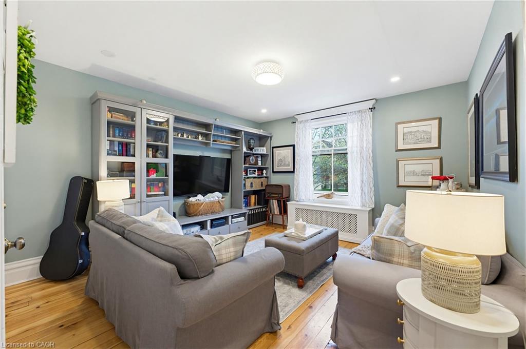 33 Brant Road N Property Photo 24
