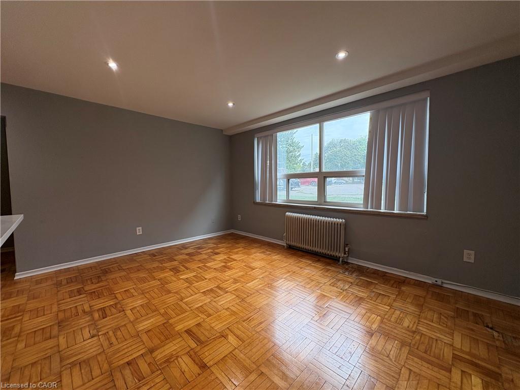 4-1797 Main Street W Property Photo 5
