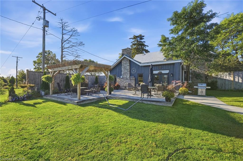 1058 Highway 8 Property Photo 3