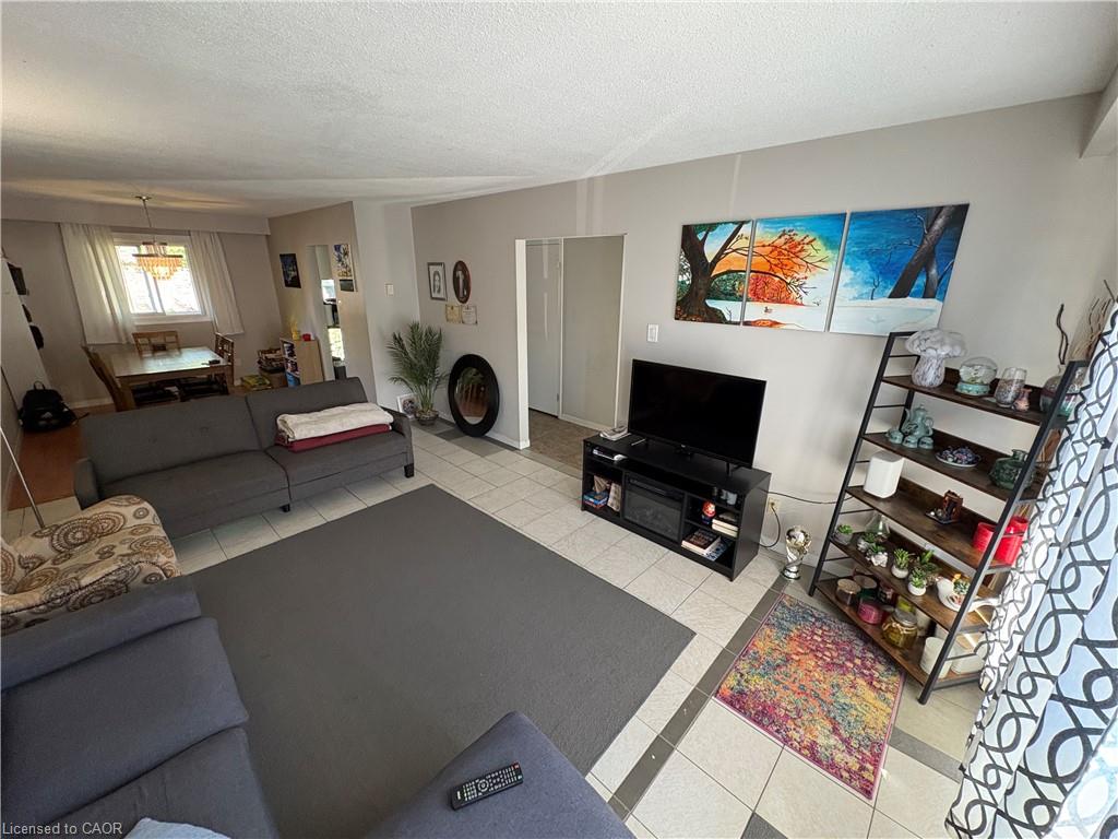 4-2380 Bromsgrove Road Property Photo 2