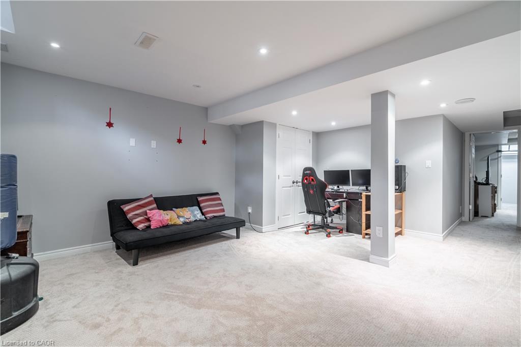 56 Peer Court Property Photo 37
