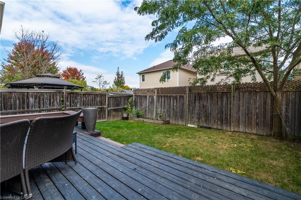 56 Peer Court Property Photo 43