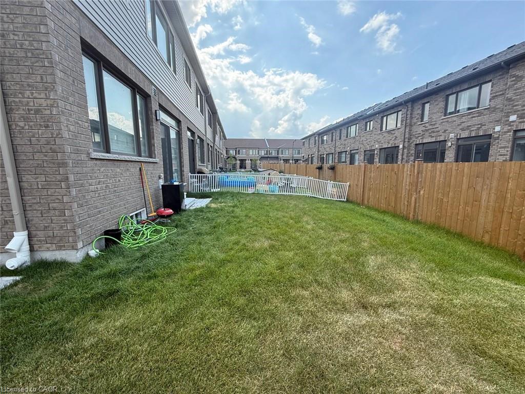 39-15 Blacklock Street Property Photo 4