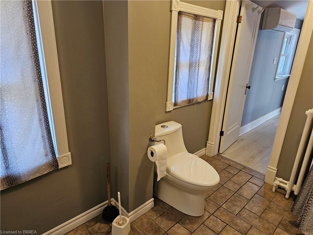 326 Erie Avenue Property Photo 11