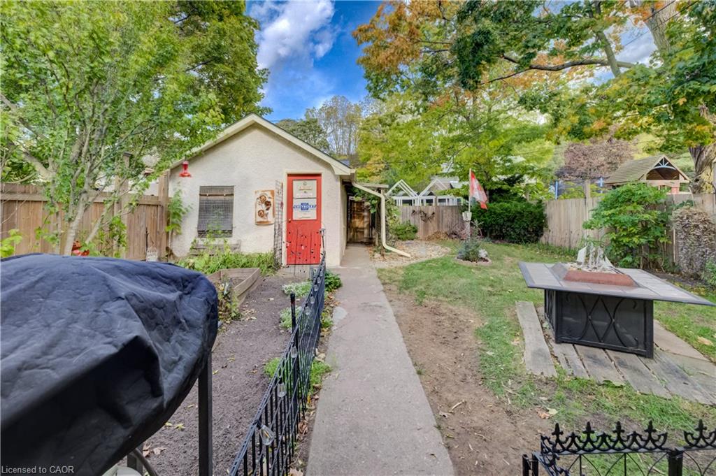 37 Willow Street Property Photo 25