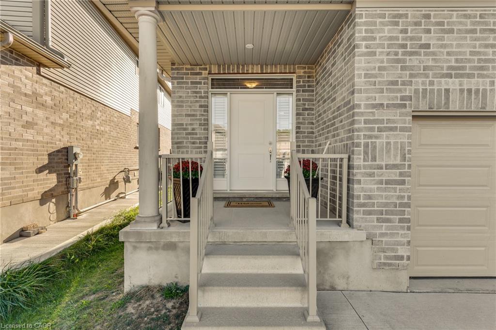 213 Ladyslipper Drive Property Photo 3