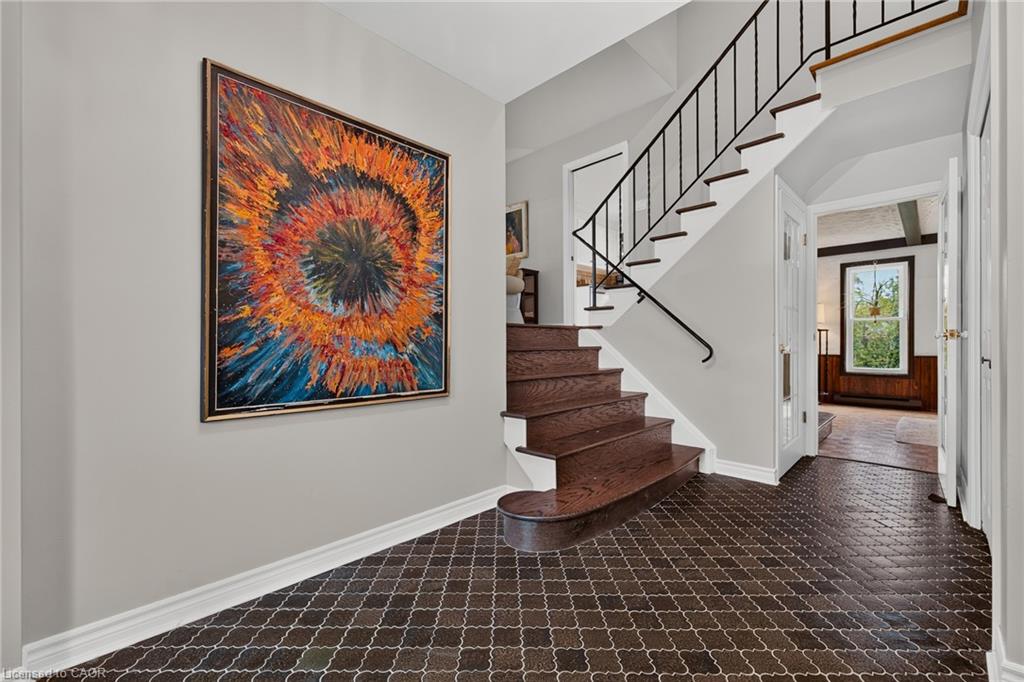 325 Coleridge Drive Property Photo 3