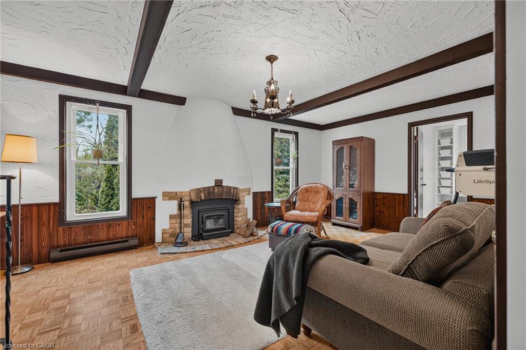 325 Coleridge Drive Property Photo 4