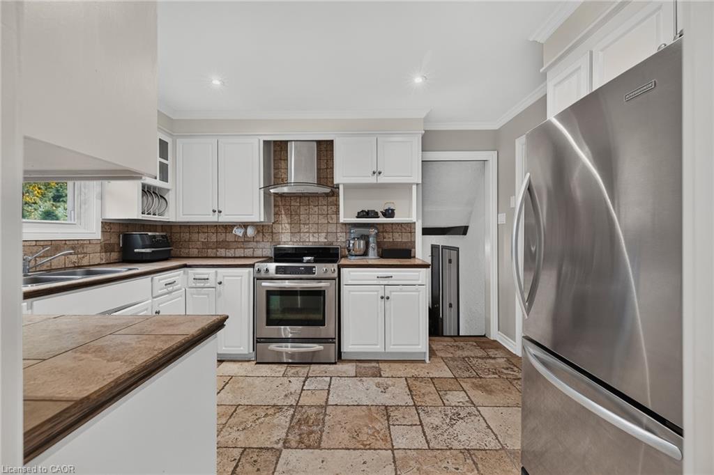 325 Coleridge Drive Property Photo 8