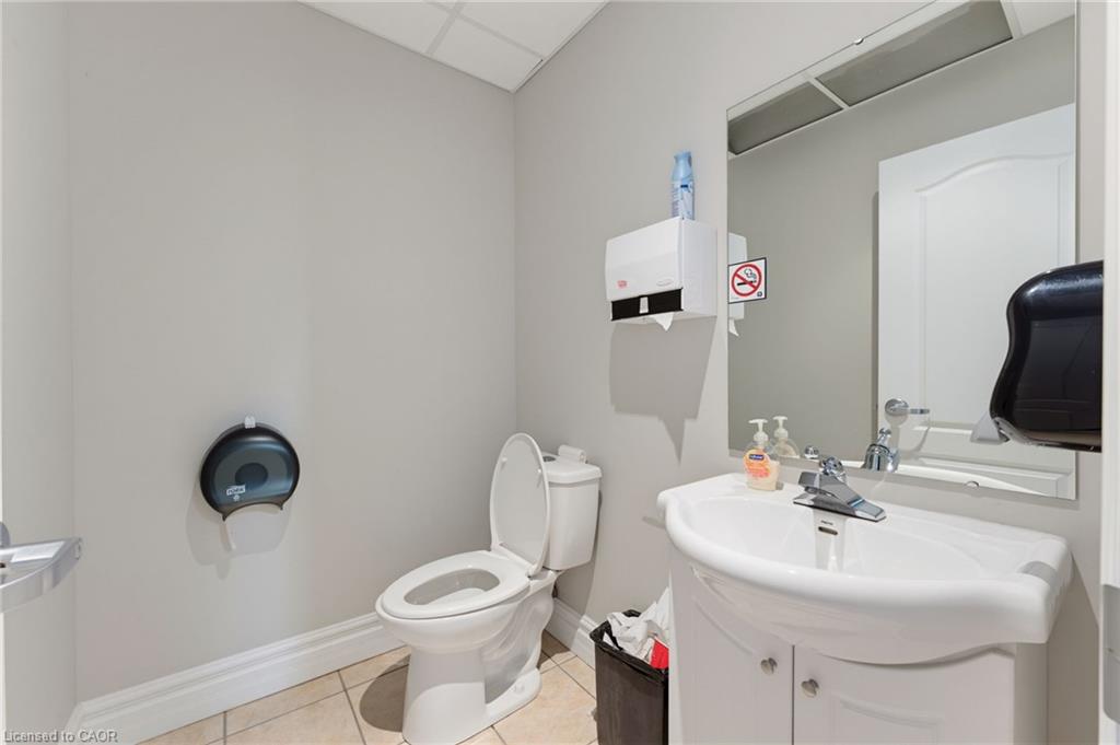 5016 South Service Road Property Photo 10